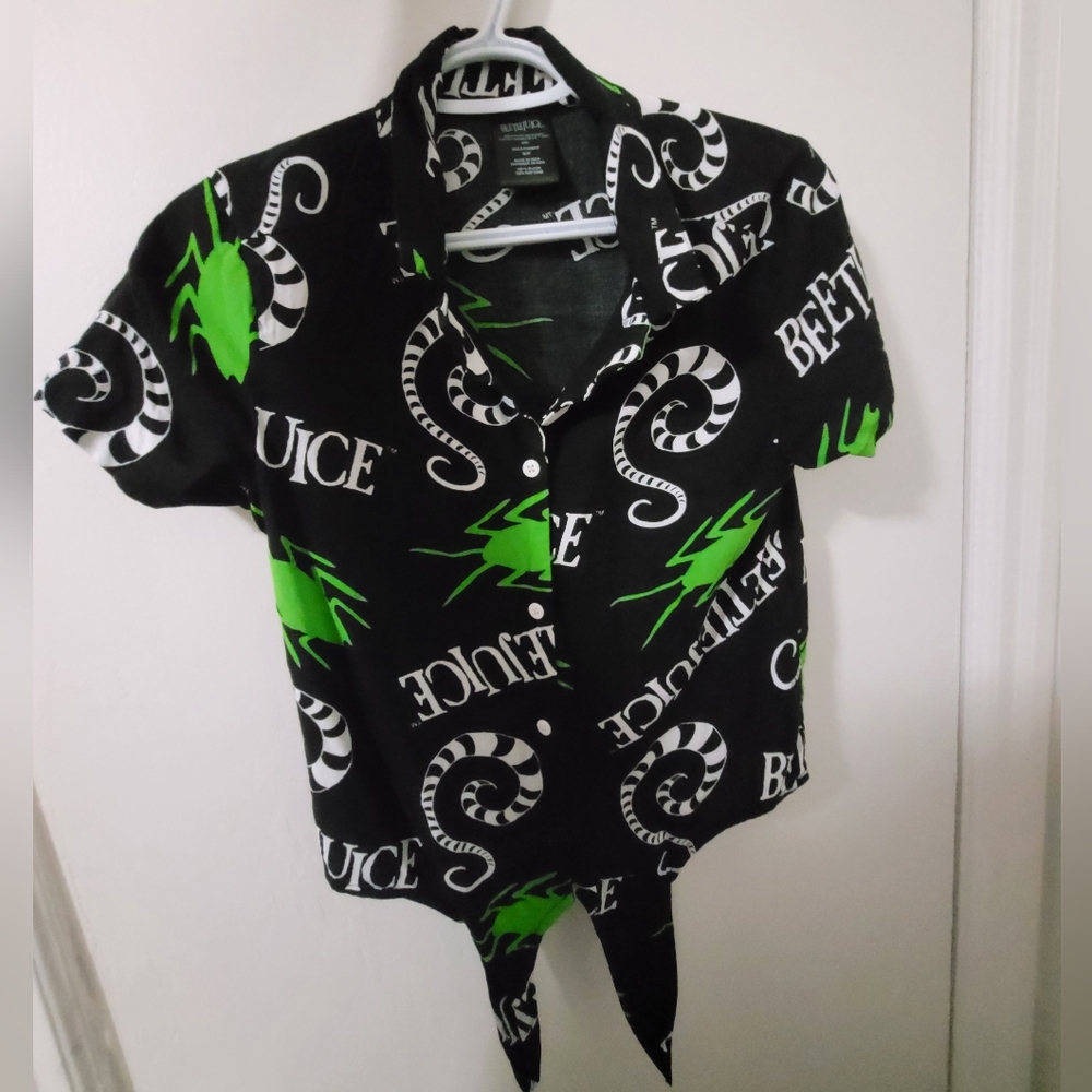 Spirit Halloween Beetlejuice button down shirt